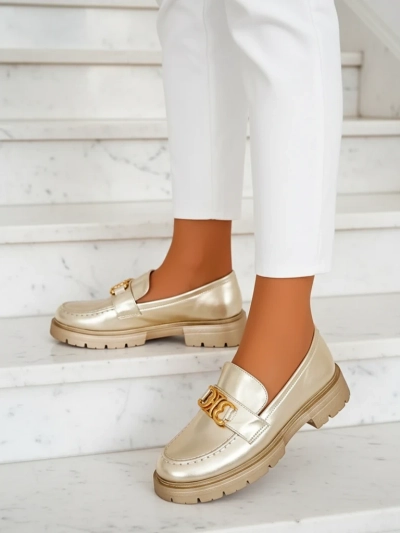 Goldene Chloé Mokassins Eleganter Damenstil