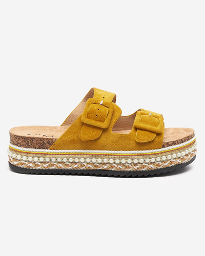 Senffarbene Damenhausschuhe auf dicker Carisno-Sohle - Schuhe
