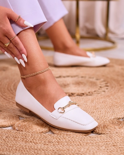 Royalfashion Білі жіночі мокасини з золотим декором Olerika