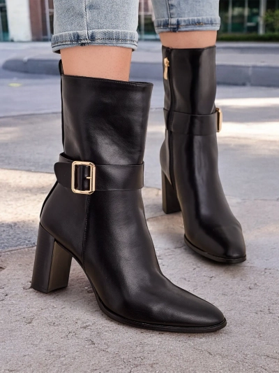 Royalfashion Damen Stiefeletten on a post Amior