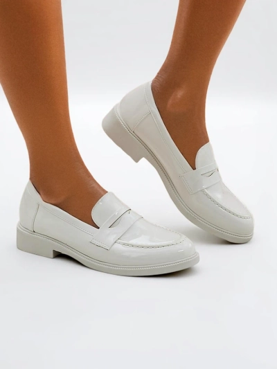 Royalfashion Жіночі лаковані лофери Aylay