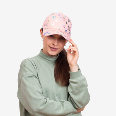 Pinke Damenmütze mit bunten Buchstaben - Accessoires