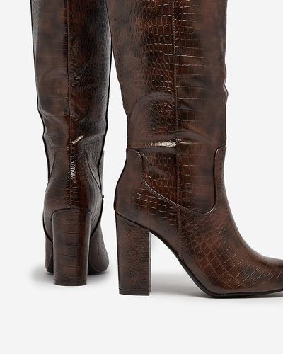 Royalfashion Dunkelbraune Damenstiefel mit Telibitta-Prägung