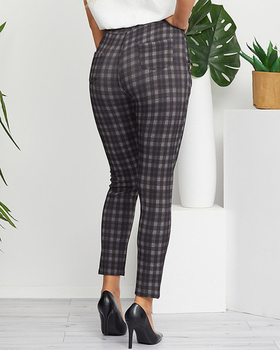 Темно-сірі жіночі штани в клітинку