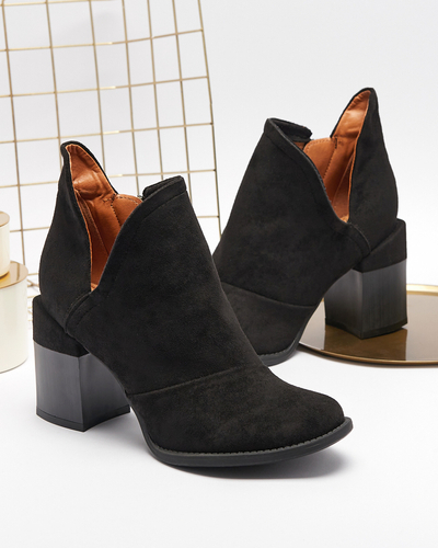 Damenstiefel am Pfosten mit Ausschnitten in Schwarz. Encura- Footwear