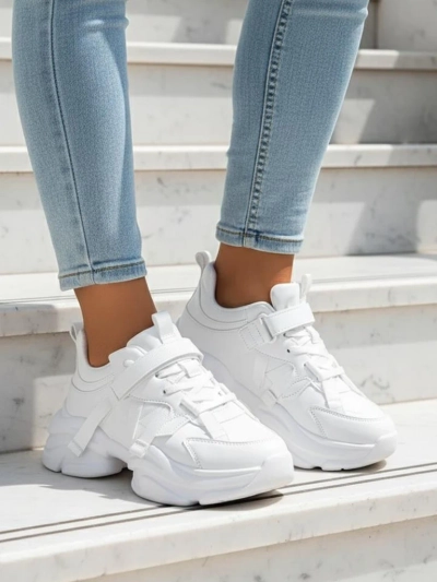 Sneakers von Giulia Bella mit Plateausohle in Weiß