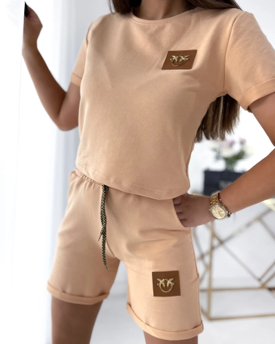 Royalfashion Beige Zweiteiliges Damen-Sport-Set mit Aufnähern