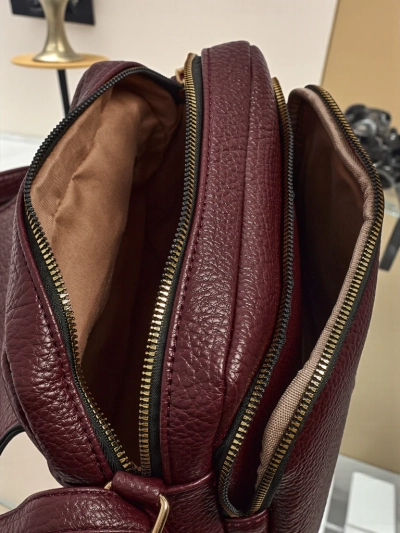 Royalfashion Vielseitige quadratische Tasche aus Öko-Leder