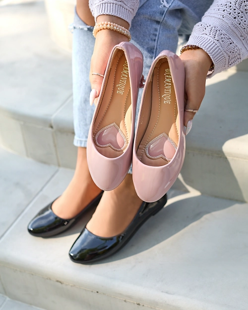 Рожеві жіночі лаковані балетки Fama - Взуття