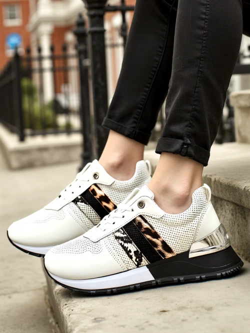 Royalfashion Жіночі спортивні черевики Panterras