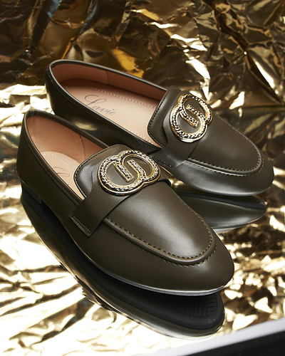 Dunkelgrüne Damenmokassins mit Goldverzierung Uletta - Footwear