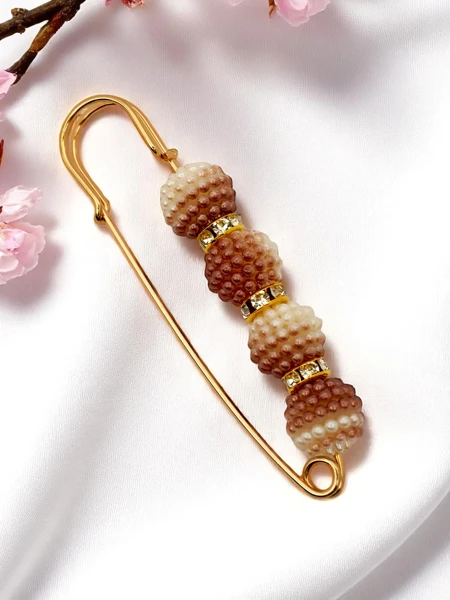 Dekorative Damenbrosche mit Perlen Four Pearls