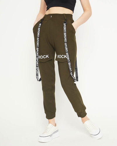 Dunkelgrüne Damen-Cargohose mit Hosenträgern - Kleidung