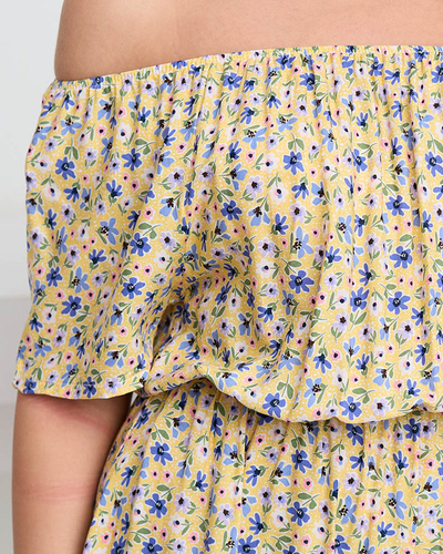 Gelbes kurzes Sommerkleid für Damen mit bunten Blumen - Kleidung