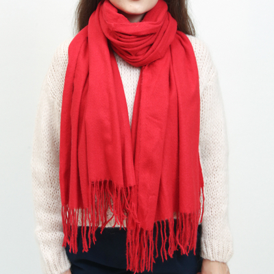 Roter großer warmer Schal mit Quasten - Accessoires