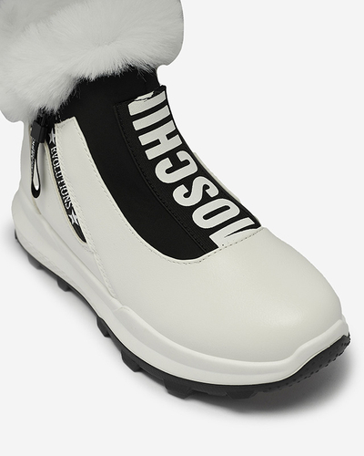 Weiße isolierte Damenstiefel mit Fell Scherr- Footwear