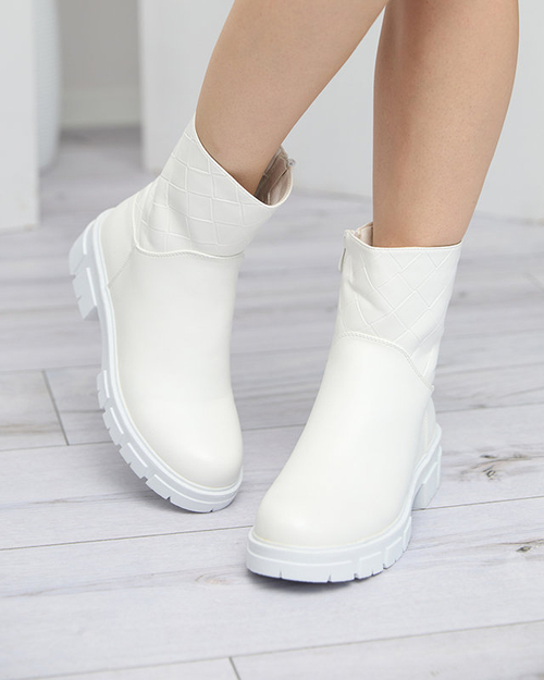 Білі жіночі чоботи зі стьобаною халявою Redis