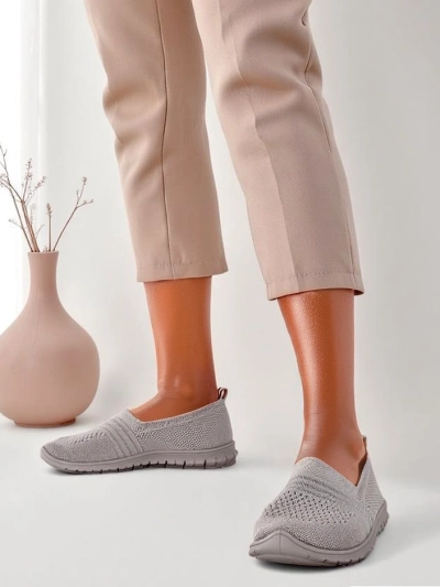 Royalfashion Жіночі кросівки без зав'язок Ollabes