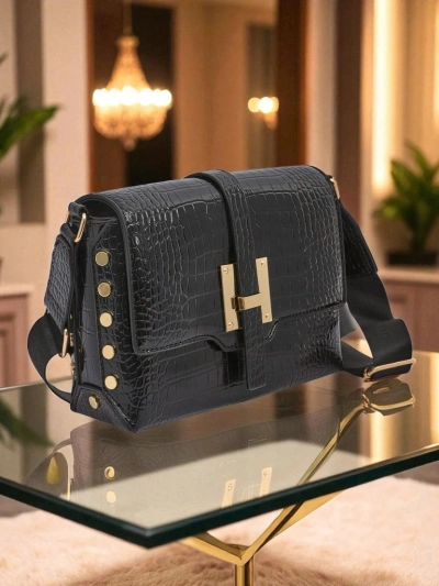 Royalfashion Lackierte kleine Damenhandtasche aus Kunstleder Nexa Vale