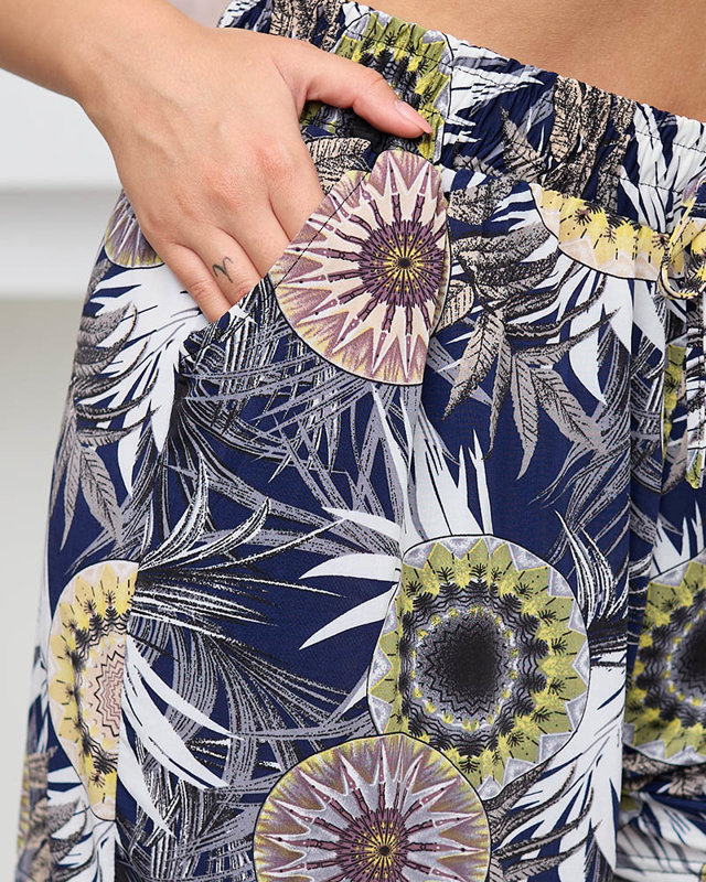 Gelb und marineblau gemusterte Damen-Shorts - Kleidung