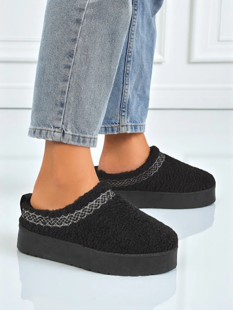 Kurze Damenstiefel im Schneestiefel-Stil mit Fell Frost Veil