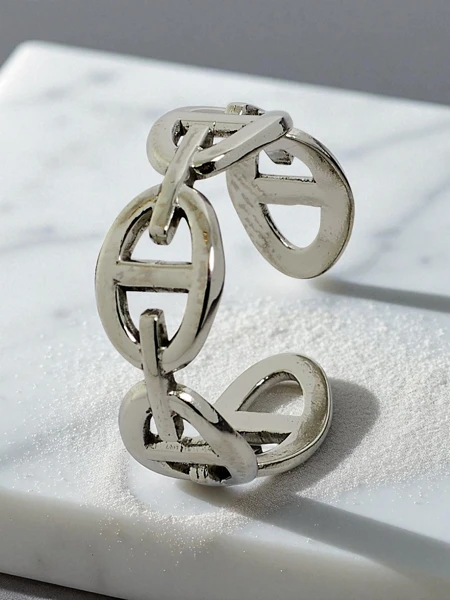 Dolce Vita Armreif-Armband mit dekorativen Charms