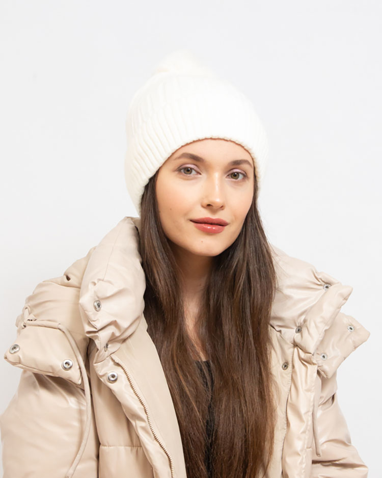 Royalfashion Weiße Damen-Isoliermütze mit Bommel