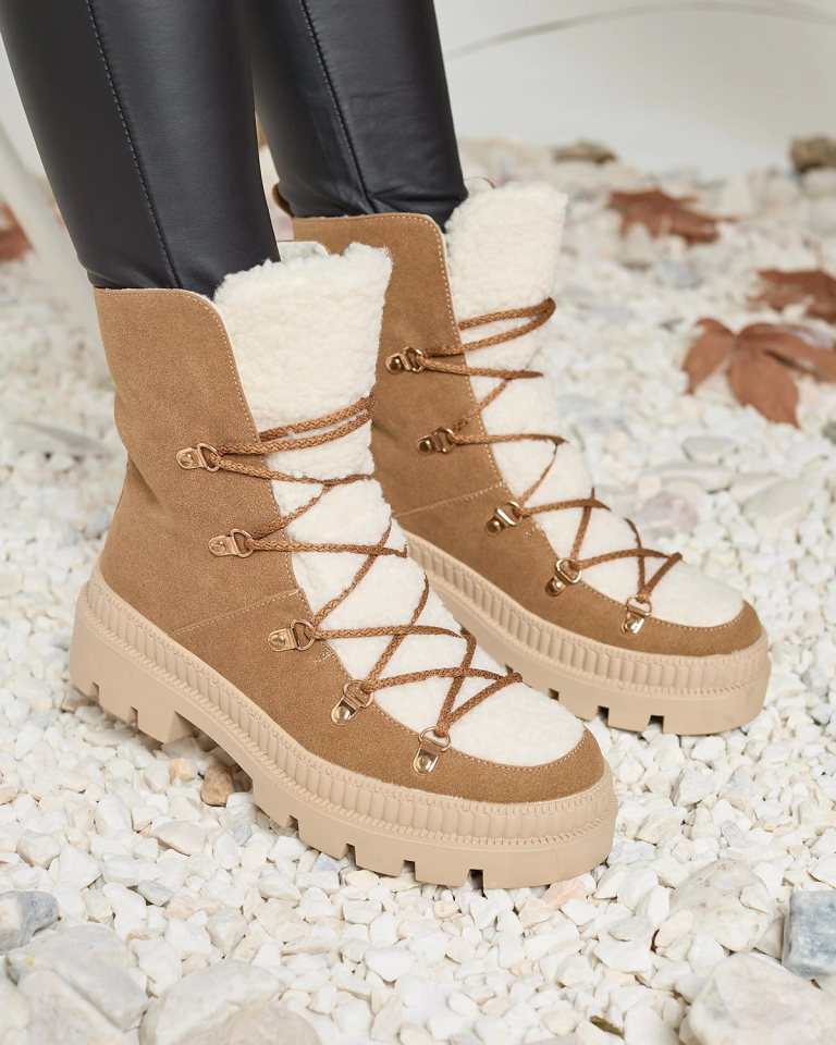 Royalfashion Damen isolierte Trapperstiefel mit Schafsfell in der Farbe camel Lery Walk