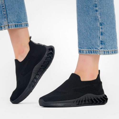 Чорні жіночі кросівки Redera