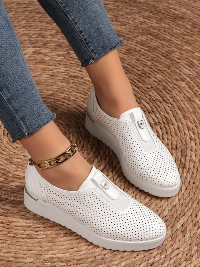 Royalfashion Slipper Schuhe für Damen mit Perforationen Goffies