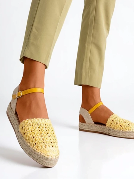 Gelbe Damen-Espadrilles mit durchbrochenem Triumf - Footwear