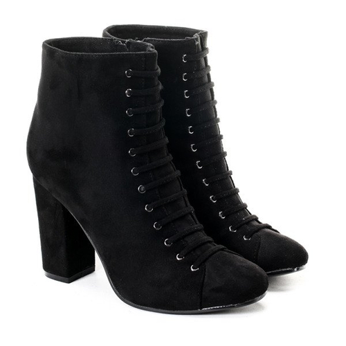 Czarne botki na słupku - Obuwie