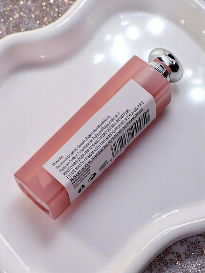 Feuchtigkeitsspendender Lippenstift-Balsam in der Farbe Raspberry Pink