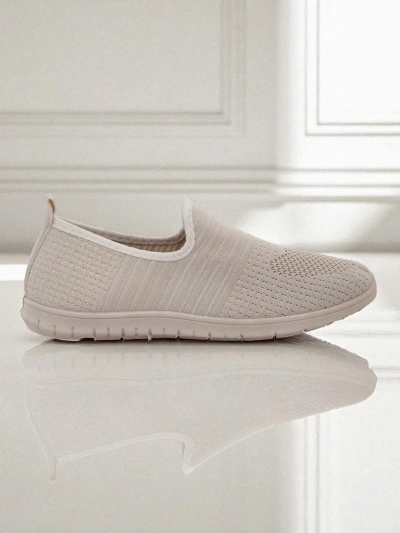 Beige Damen-Slip-Ons Callista - leichte Stoffschuhe mit flacher Sohle