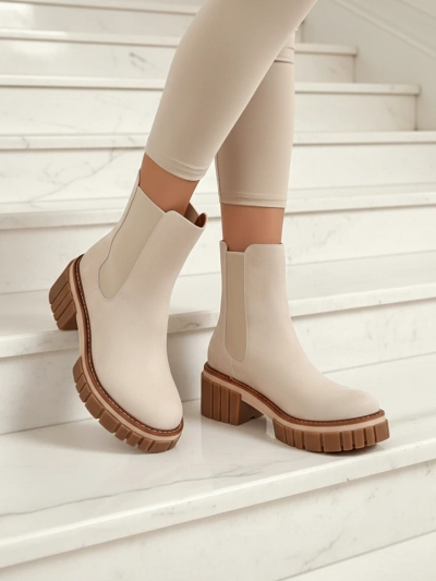 Amber Walk Stiefeletten mit Blockabsatz aus Öko-Nubukleder