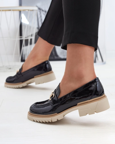 Schwarz lackierte Damenmokassins mit Kette Soterra - Footwear