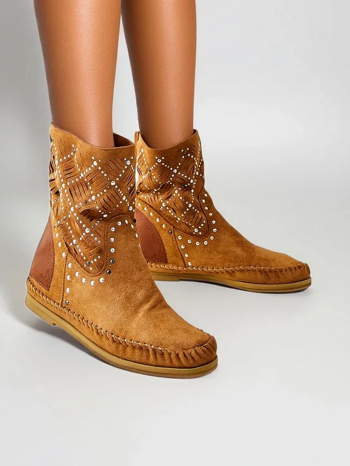 Royalfashion Damen-Stiefeletten mit niedrigem Keil und Nieten im indischen Stil