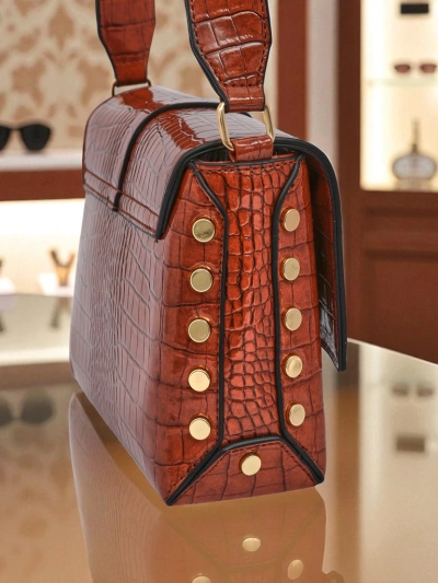 Royalfashion Lackierte kleine Damenhandtasche aus Kunstleder Velia Crest