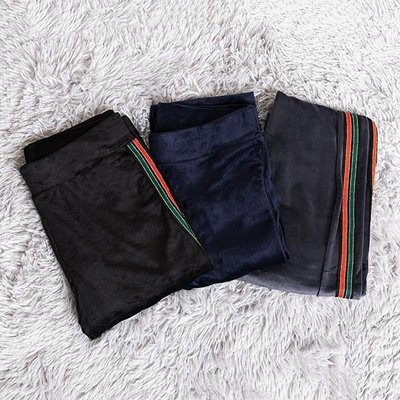 Graue Damengamaschen mit Streifen - Kleidung