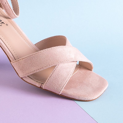 OUTLET Hellrosa Damensandalen auf einem Pfosten Halita - Schuhe