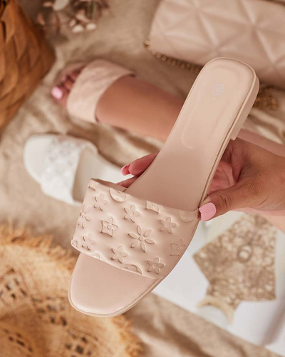 Beige Damenhausschuhe mit Mersyli-Prägung. Schuhe