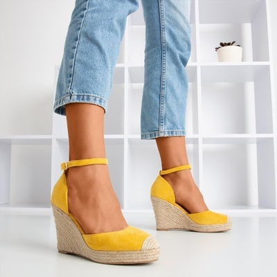 OUTLET Gelbe Espadrilles auf dem Keil Bonita - Schuhe