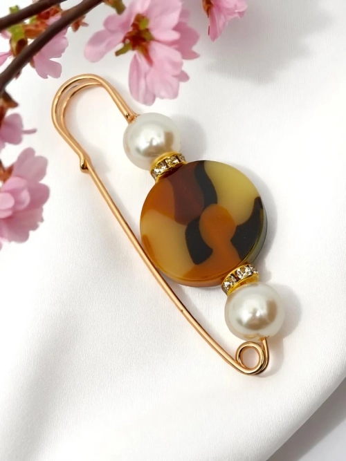 Декоративна жіноча брошка з кільцем і перлинами Pearl Circle