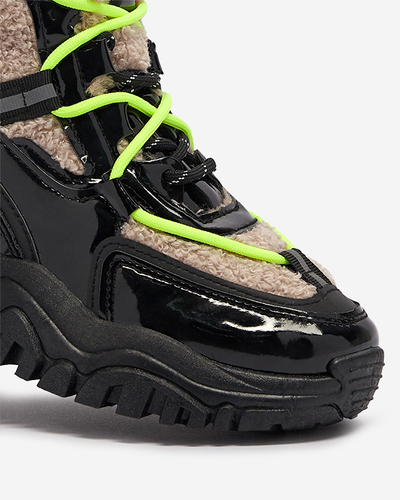 Schwarze Damen-Sportschuhe mit Pelz und neongelben Schnürsenkeln Adbo- Footwear