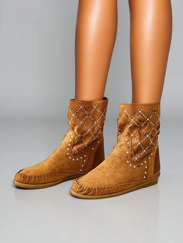 Royalfashion Damen-Stiefeletten mit niedrigem Keil und Nieten im indischen Stil