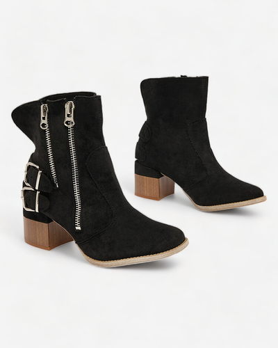 Royalfashion Dekorierte Stiefel mit Absatz in Schwarz Zerta