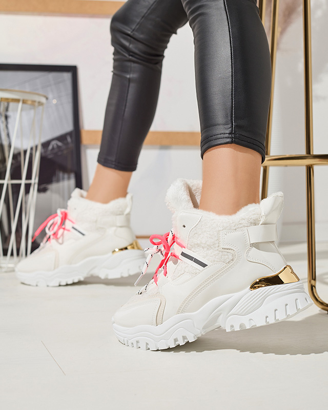 Weiße Damen-Sportschuhe mit Pelz und neonpinken Schnürsenkeln Sagglo- Footwear