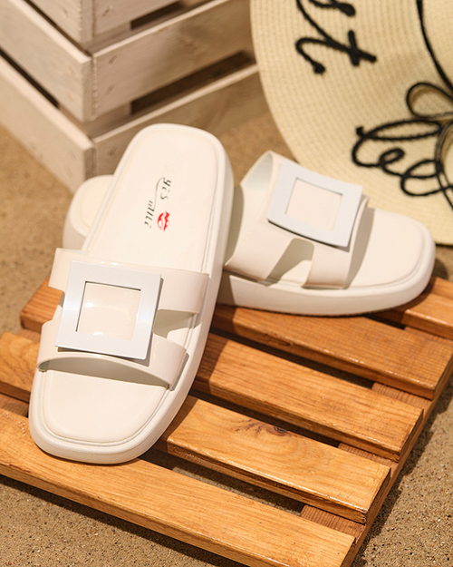 Жіночі білі тапочки з орнаментом Zegor - Взуття