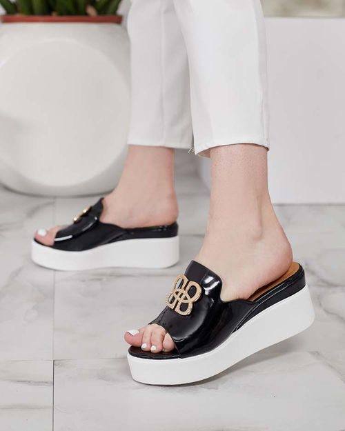 Royalfashion Лаковані жіночі шльопанці на підборах Sailla