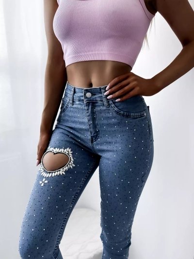 Blaue Damenjeans mit Zirkonen- Kleidung
